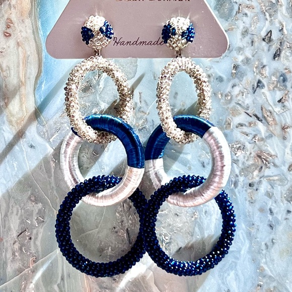 🌺🎉HP🎉🌺 NWT Deepa Gurnani Beaded Triple Hoop Chandeliers - Picture 4 of 13